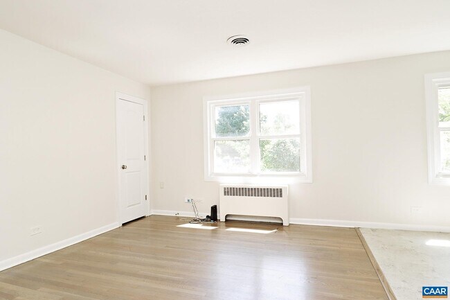 Foto del edificio - 616 Rockcreek Rd