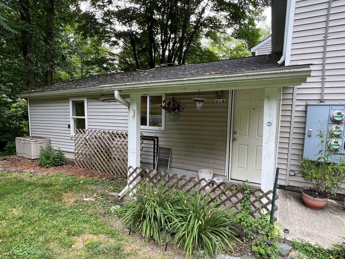Front - 63 Hudson St