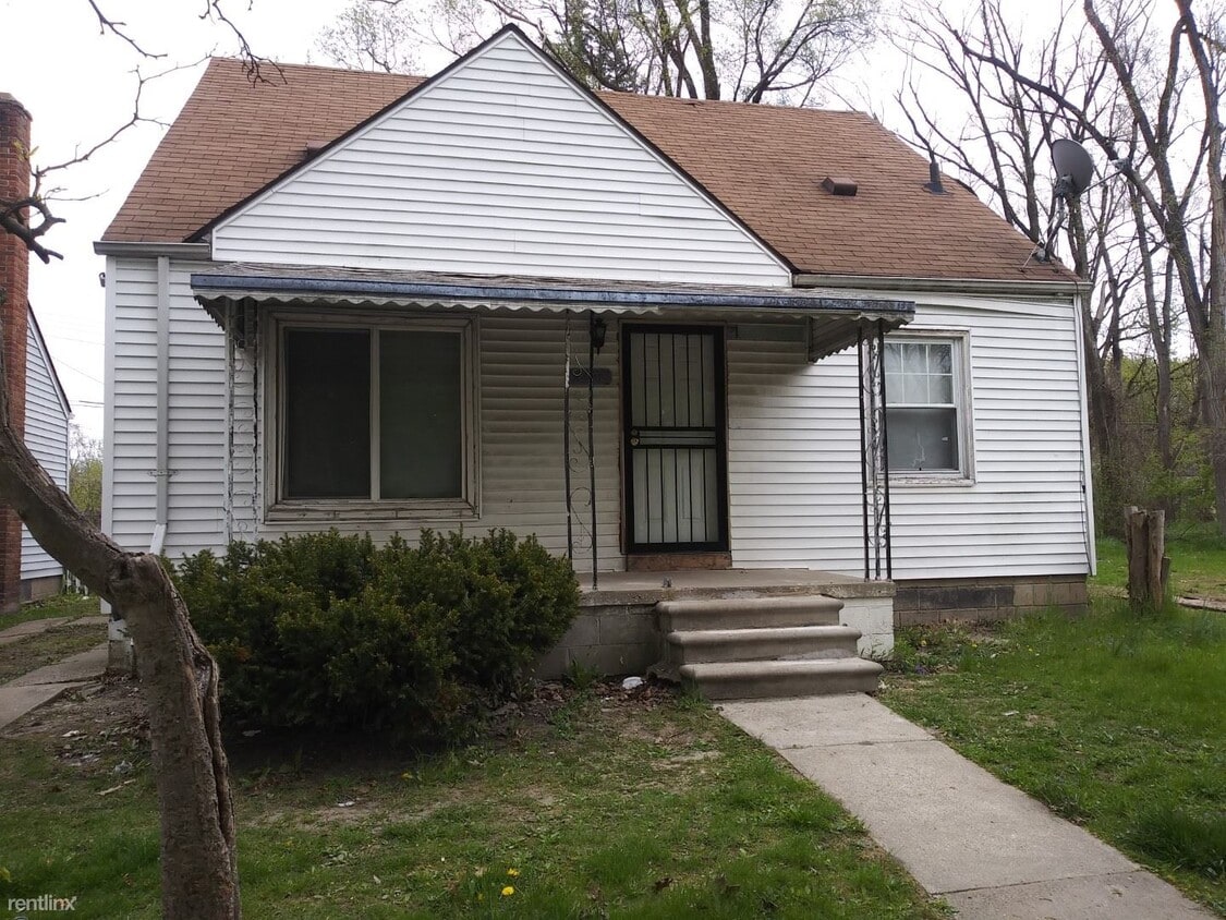 3 br, 1 bath House 18532 Fielding St 185... House Rental in Detroit