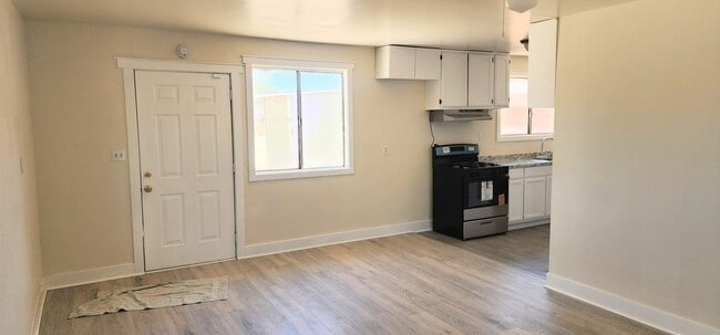 Building Photo - 6963 Tamarisk Ave