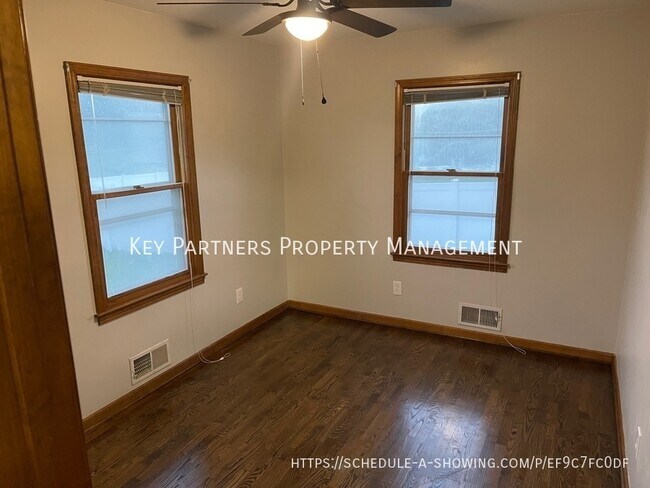 Building Photo - 501 NE 88th St