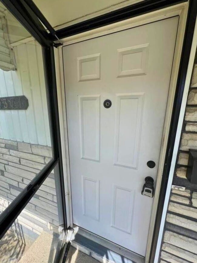 Building Photo - Beautiful 3-Bedroom Home with Large Fenced Backyard