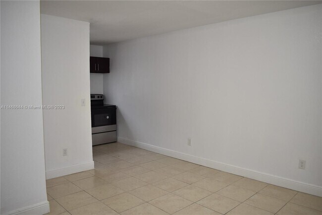 Foto del edificio - 821 NW 5th Ave