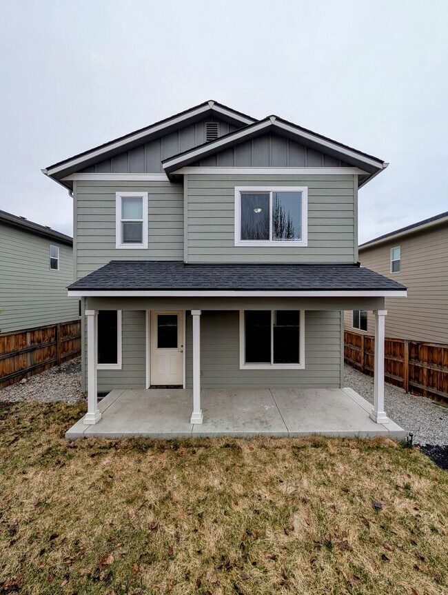 Foto del edificio - 3-Bed, 2.5-Bath Townhome w/ 2-Car Garage