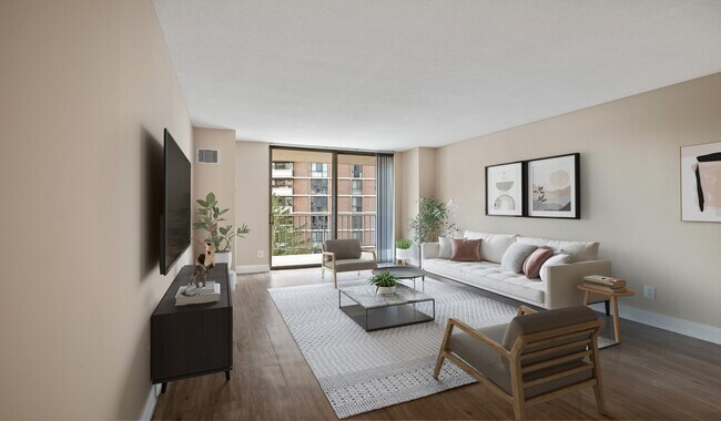 Algunas viviendas selectas cuentan con salas de estar mejoradas con pisos de madera en toda la casa. - North Park