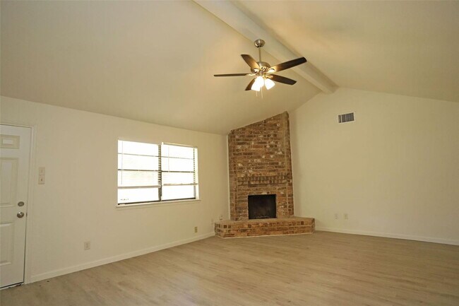 Foto del edificio - 5023 Monteith Dr