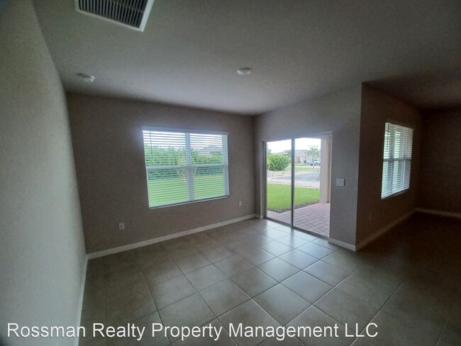 Building Photo - 3 br, 2 bath House - 2549 Village of Entra...