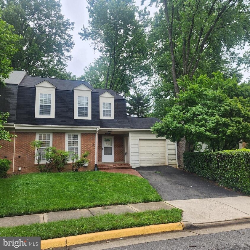 Foto principal - 10024 Downeys Wood Ct