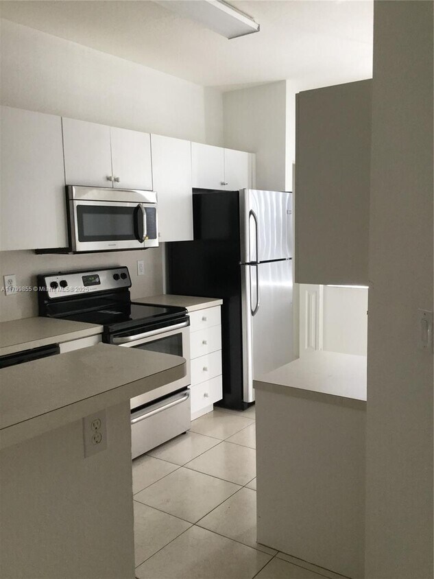 Foto principal - 3881 NW 91st Ter