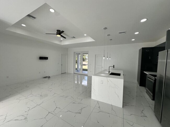 Foto del edificio - 325 Paulcrest Ave