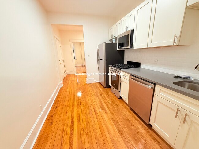 Foto del edificio - 22 Brainerd Rd