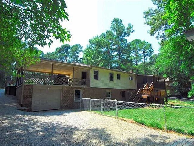 Building Photo - Room in 4 Bedroom Home at Brookgreen Dr