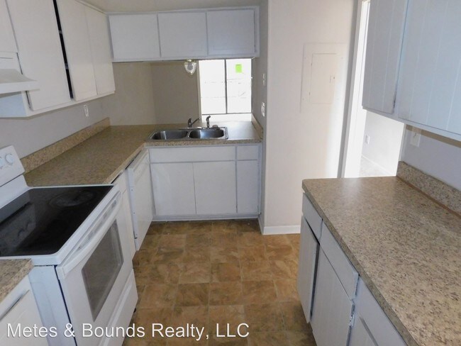 Building Photo - 2 br, 2.5 bath House - 2702 Penwood Place