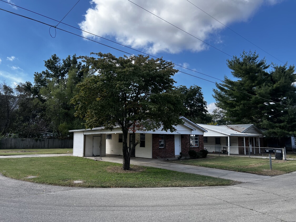 Primary Photo - 1617 Wimberly St