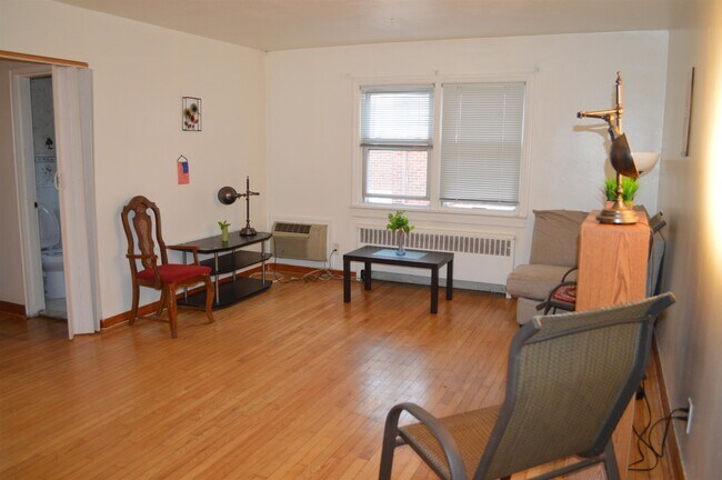 Foto del edificio - 721 Broad Ave