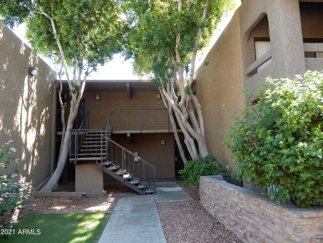 Building Photo - 3825 E Camelback Rd