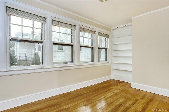 Foto del edificio - 145 Johnson Rd