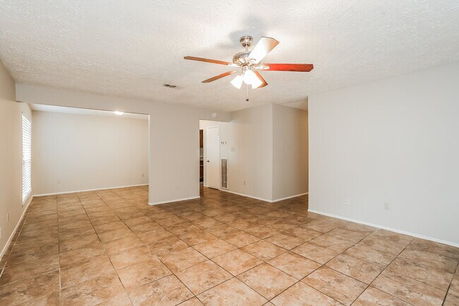 Building Photo - 14214 Bateau Dr