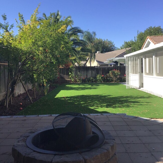 Foto del edificio - 4 Bedroom 2 Bath Home in Yuba City