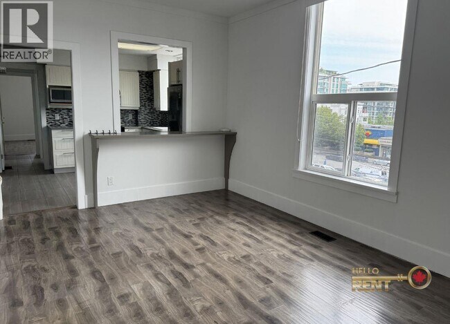 Photo du bâtiment - 130 Lonsdale Ave