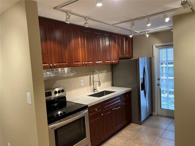 Foto del edificio - 1029 SW 15th Ter