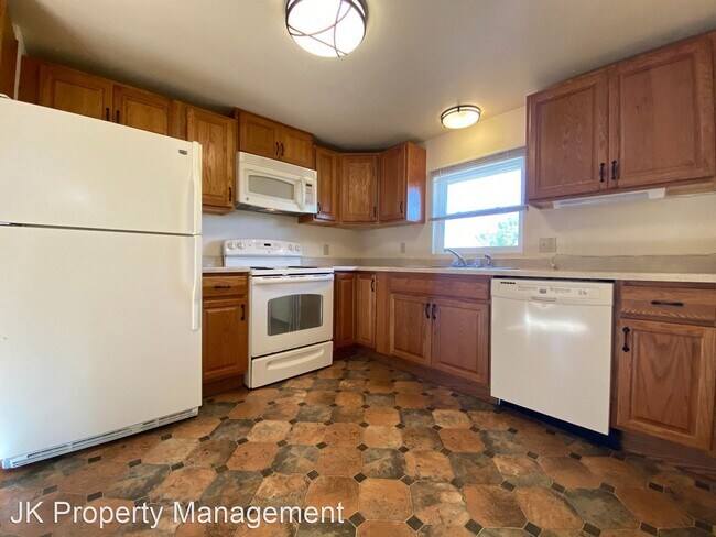 Building Photo - 2 br, 1 bath House - 1715 13th Ave S