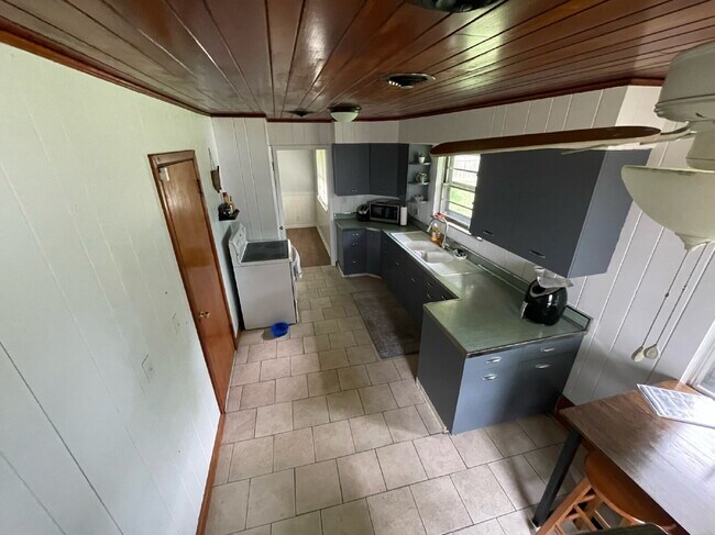 Foto del edificio - 2920 Highwoods Dr E