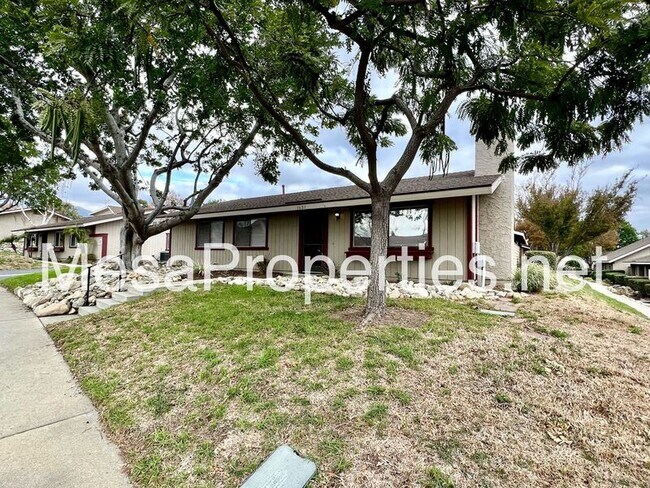 Foto del edificio - 1621 Carmel Cir W