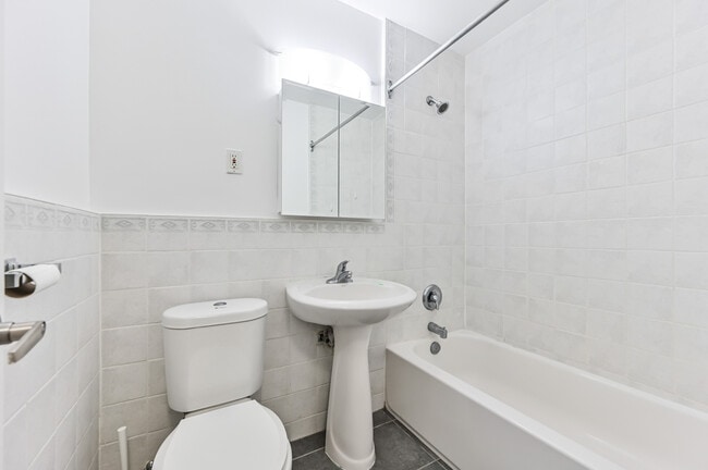 Building Photo - 214 St George St