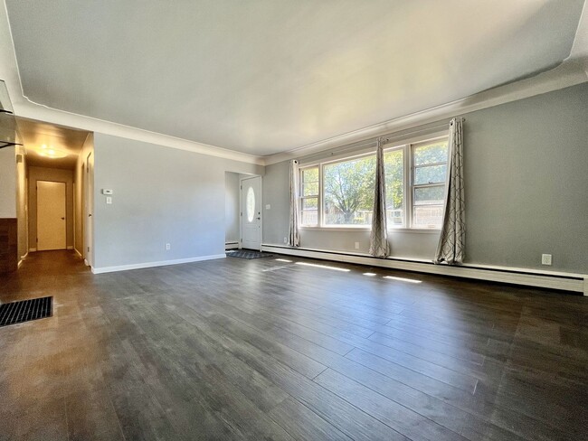 Building Photo - Four Bedroom Home in Grandville