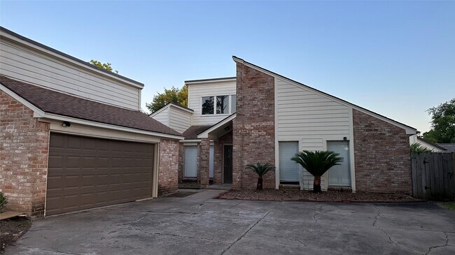 Foto del edificio - 11503 Briar Forest Dr
