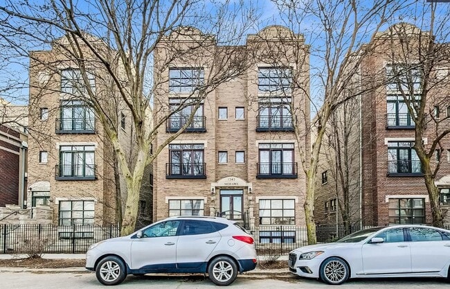 Photo - 1343 N Mohawk St Apartments