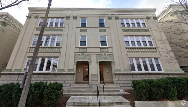 Building Photo - 72 Egmont St