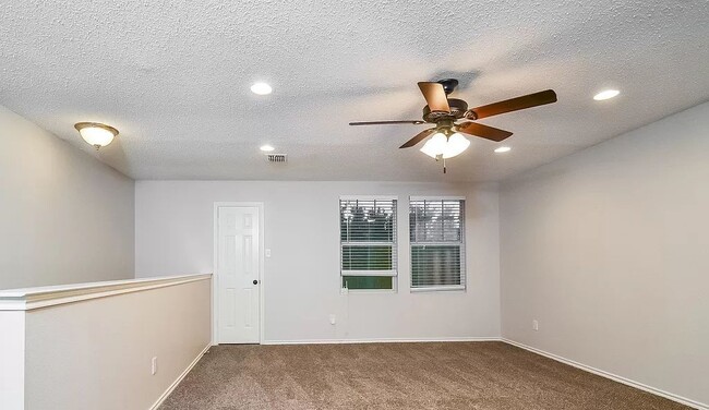 Foto del edificio - 9007 Little Hoss