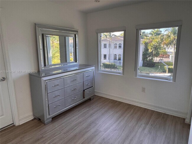 Foto del edificio - 3102 NE 210th Terrace