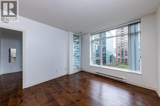 Photo du bâtiment - 480 Robson St