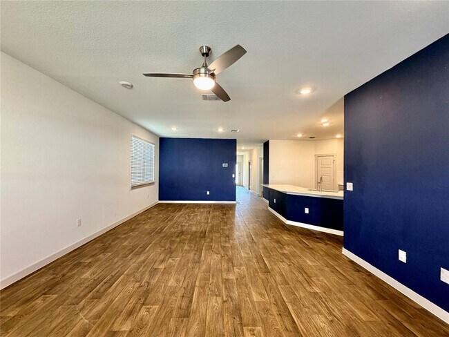 Foto del edificio - 3008 Louris Ln