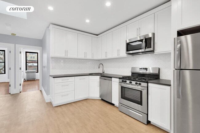 Building Photo - 590 10th St