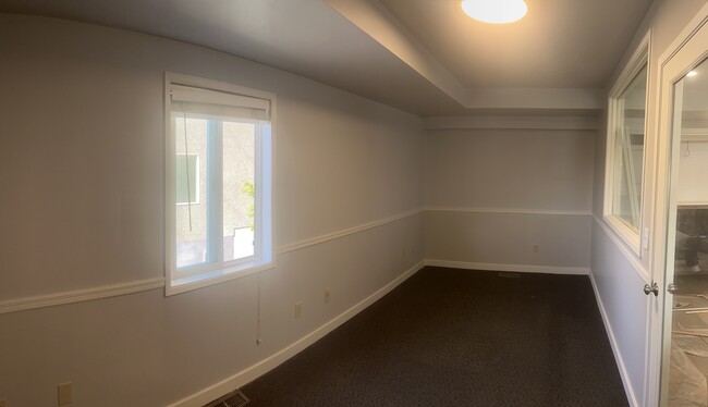 Large bedrooms - 2510 Fairview Ave E