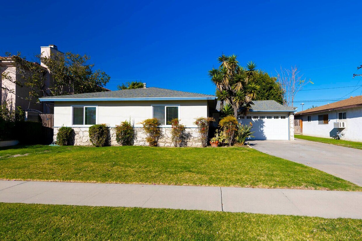 Remodeled 3-bedroom, 1-bath, Single-Level Home Located in a Quiet Neighborhood. - Remodeled 3-bedroom, 1-bath, Single-Level Home Located in a Quiet Neighborhood.
