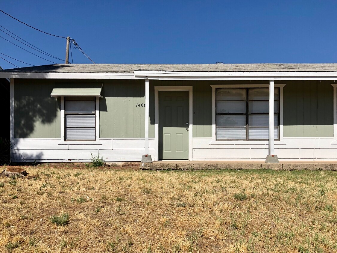 Primary Photo - 1406 Goliad St