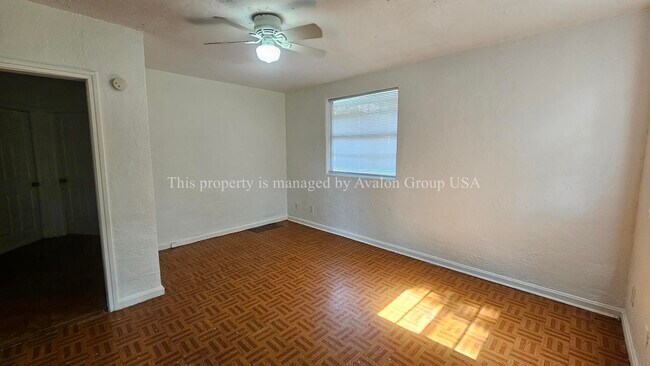 Foto del edificio - 4831 Plymouth St