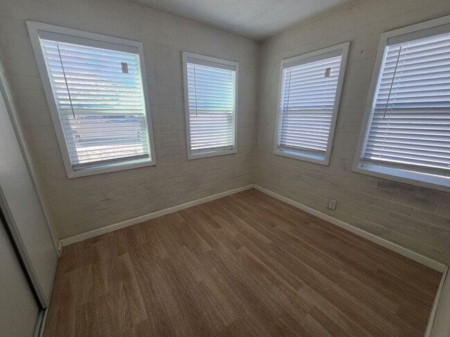 Building Photo - 6637 Oasis Ave