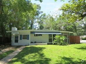 Building Photo - 1714 Hall Dr