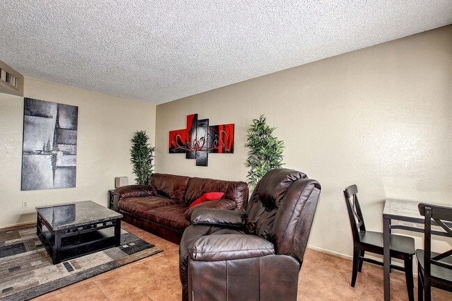 Interior Photo - 45 N Phyllis