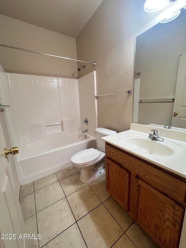 Building Photo - 1770 Bluff Dr