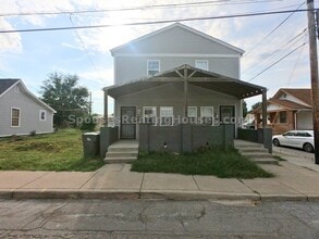 Building Photo - 1402-1404 Charles St