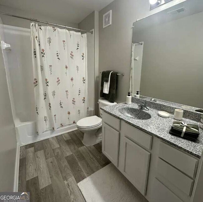 Foto del edificio - 91 Somerset Club Dr SE