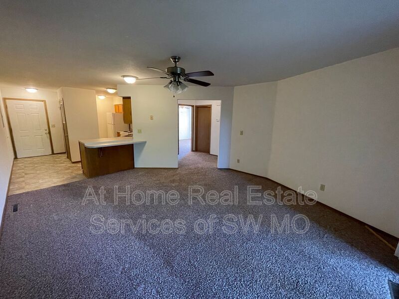 Primary Photo - 885 N 22nd St