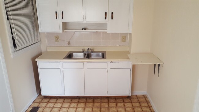 Foto del edificio - 3137 Lake Forest Dr